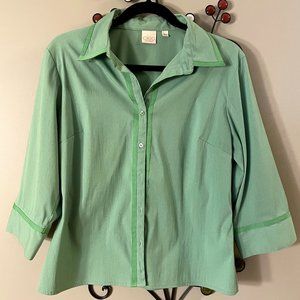 Soft Green 3/4 sleeve button blouse